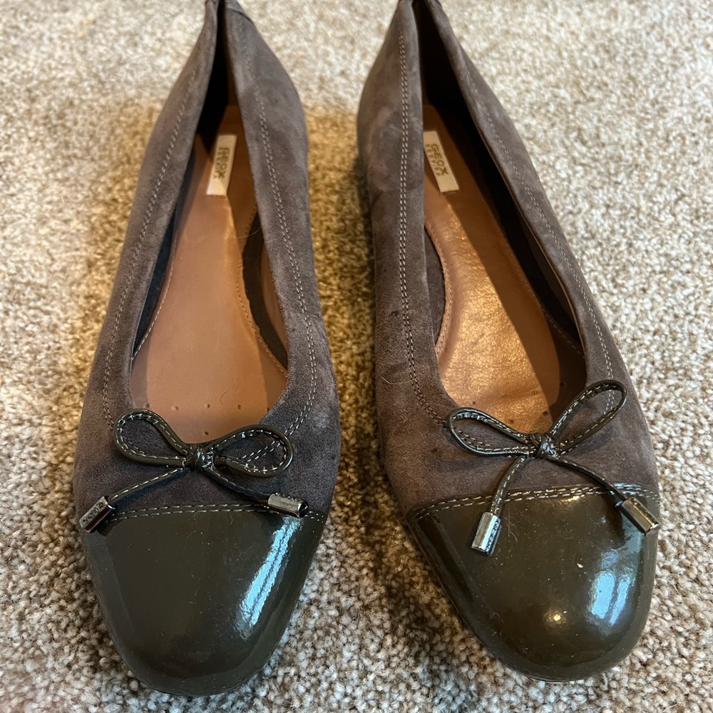 Never Worn Geox Flats
